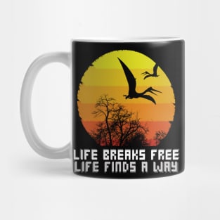 life breaks free Mug